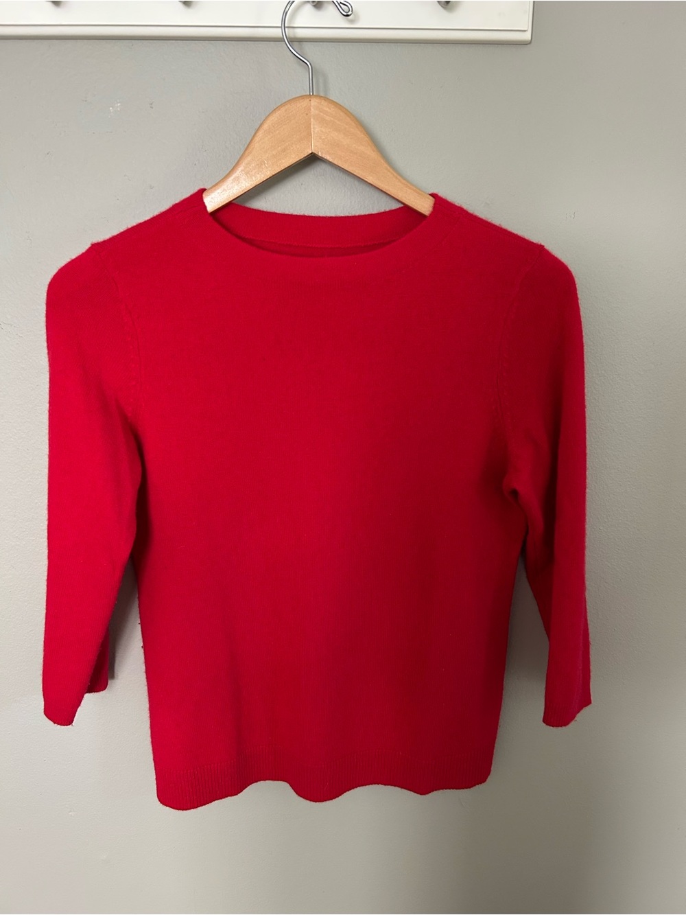 Classic Red Cashmere Crewneck Women’s Sweater - Small